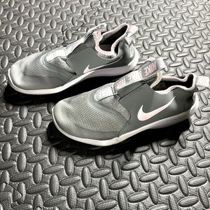 NIKE FLEXRUNNER little girls pink and gray sneakers size 3Y